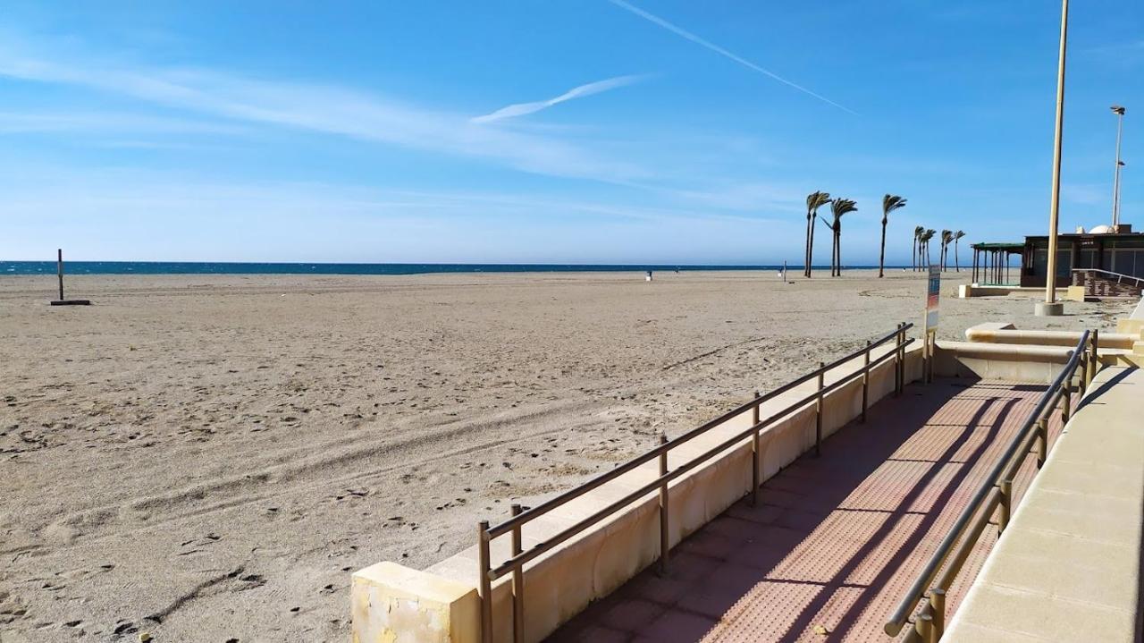 Atractivo Apartamento En La Playa Con Parking Roquetas de Mar Eksteriør bilde